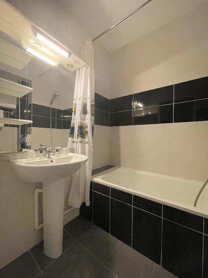 Hotel Restaurant Kyriad Direct Dijon Nord - Zenith - Toison D'Or المظهر الخارجي الصورة