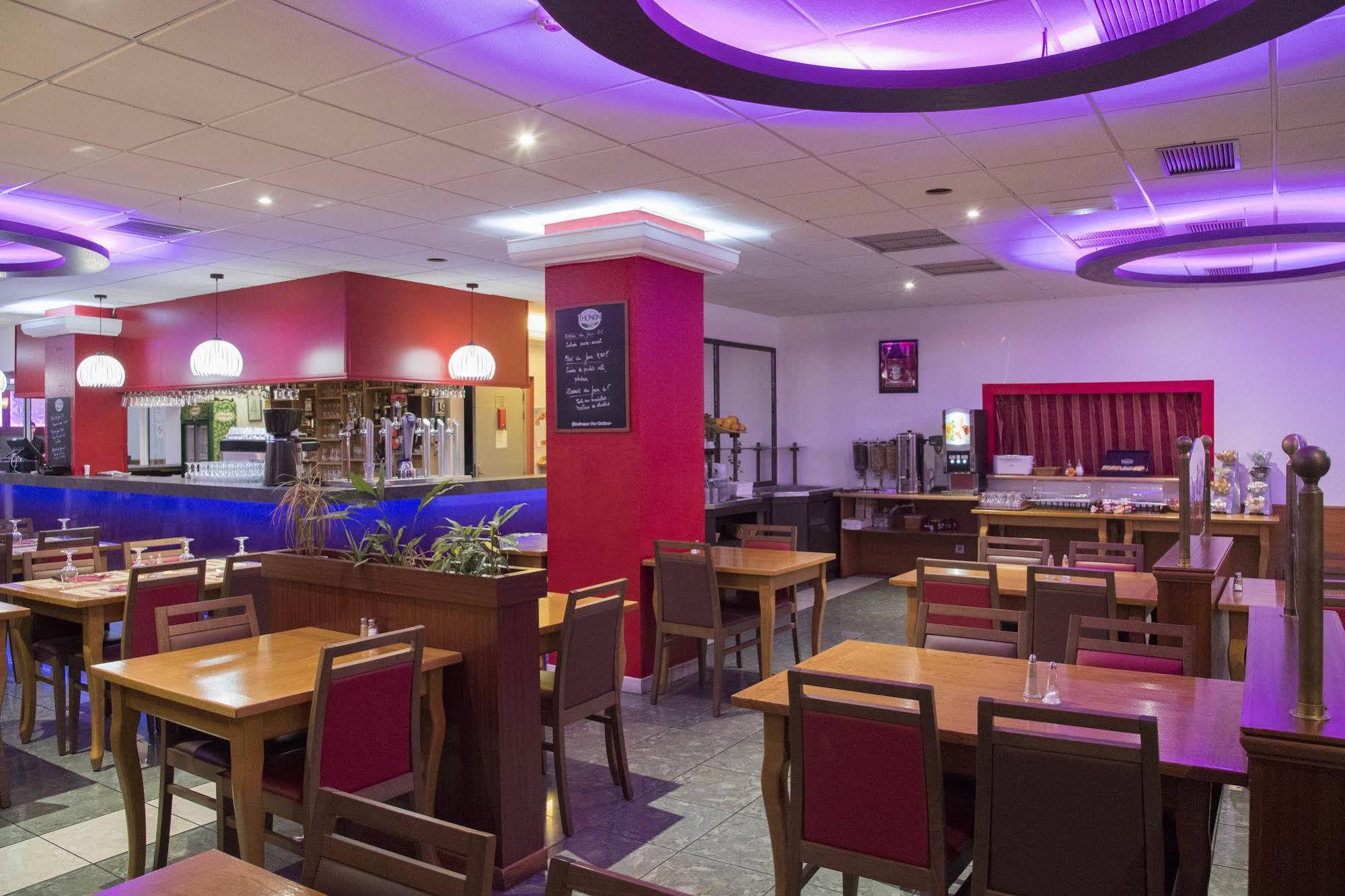 Hotel Restaurant Kyriad Direct Dijon Nord - Zenith - Toison D'Or المظهر الخارجي الصورة
