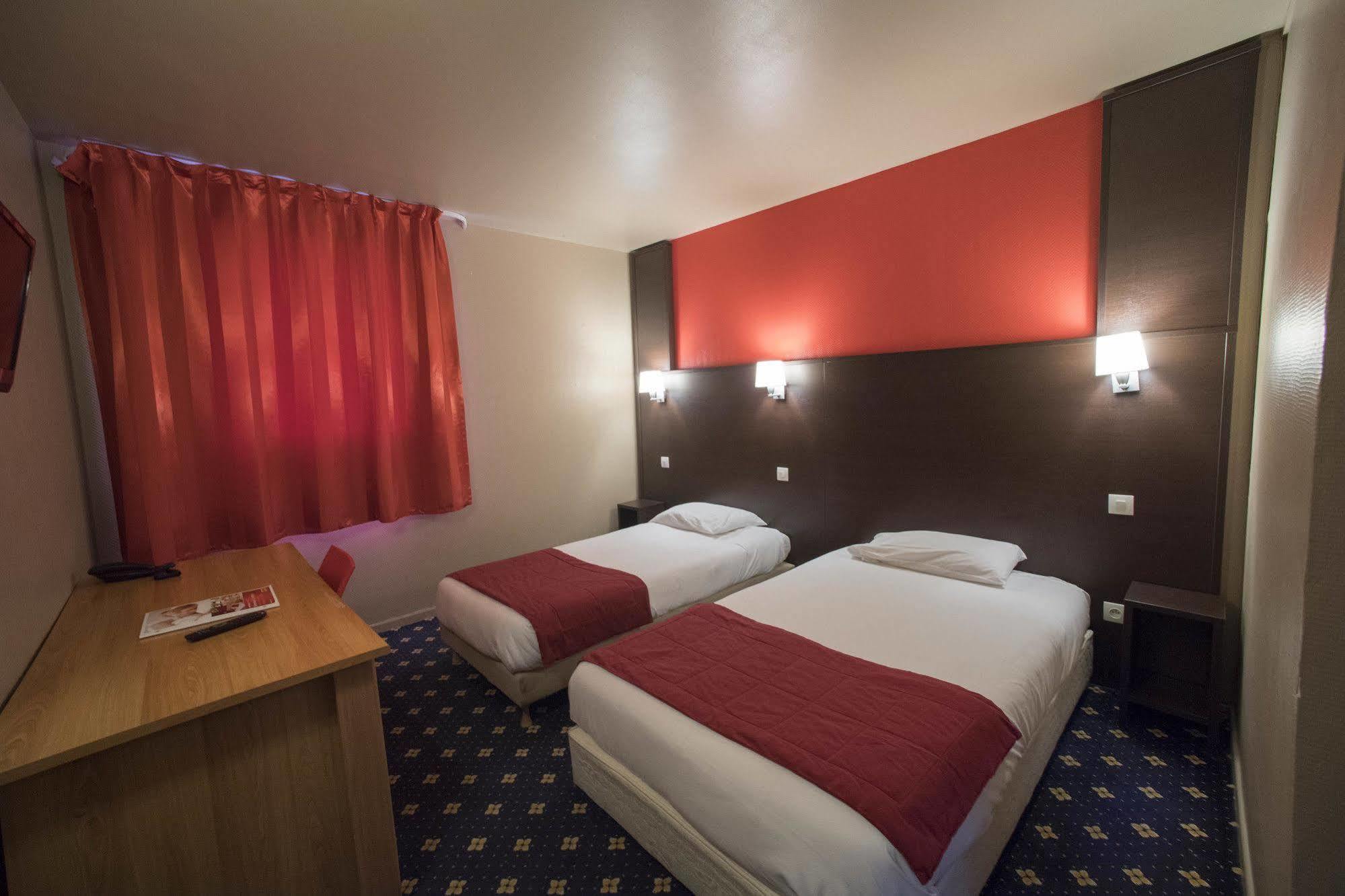Hotel Restaurant Kyriad Direct Dijon Nord - Zenith - Toison D'Or المظهر الخارجي الصورة