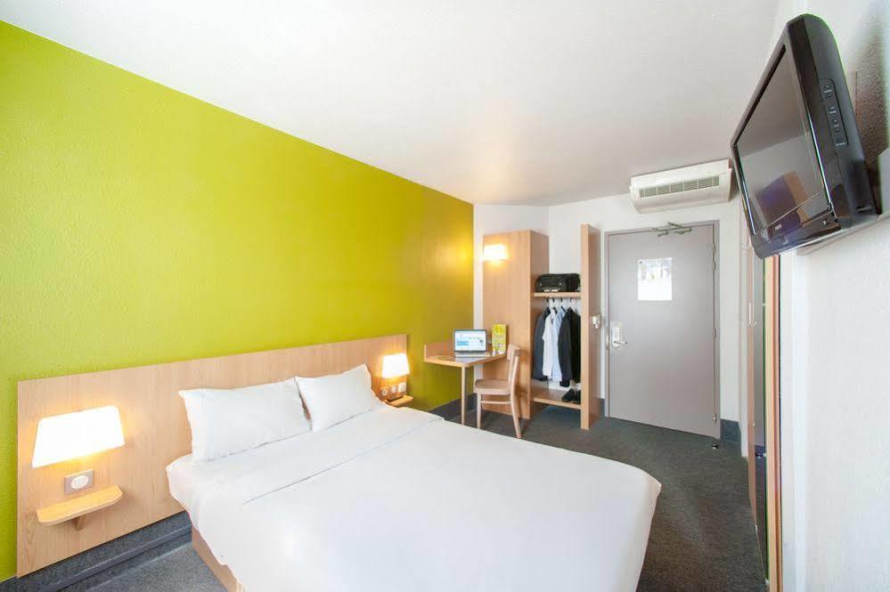 Hotel Restaurant Kyriad Direct Dijon Nord - Zenith - Toison D'Or المظهر الخارجي الصورة